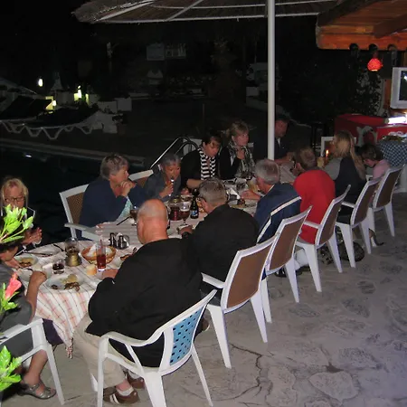 Dasis Aparthotel 3*